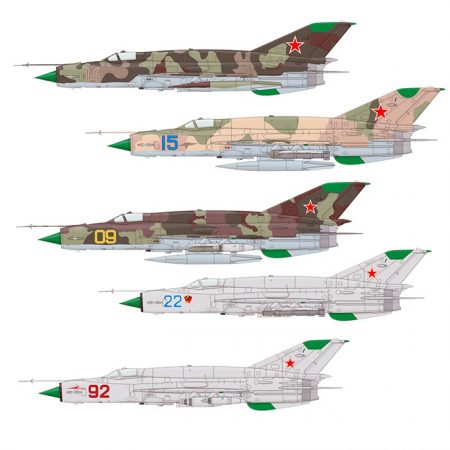 eduard 8233 Mig-21 SMT Kit en plástico para montar y pintar. Incluye piezas en fotograbado, lanzacohetes en resina y mascarillas.