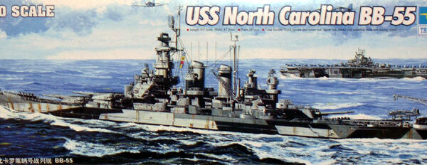 trumpeter 05734 USS North Carolina BB-55 1/700 Kit en plástico para montar y pintar. Permite la opción de exponerlo con el casco completo o por la linea de flotación.