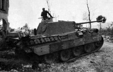 Sd.Kfz.171 Panther Ausf.A Early Type. (Italy 1943/44)