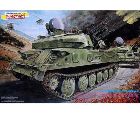 dragon 3521 ZSU-23-4V1 Shilka es un vehículo antiaéreo soviético que entró en servicio en 1965. Esta armado con un afuste AZP-23 Amur de 4 cañones 2A7 de 23 mm