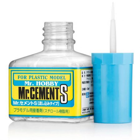 MC129 Mr Cement S 40ml ADHESIVO DE POLIESTIRENO Pegamento extra líquido para las maquetas de plástico. Densidad fluida, pega por capilaridad y no deja residuos.