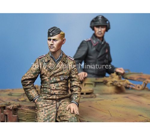 alpine miniatures 35225 Waffen SS Tiger Crew Set Set en resina para montar y pintar, de dos figuras de las Waffen SS