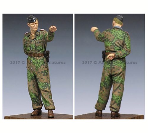 alpine miniatures 35233 WSS Panzer Officer at Kursk 2 Kit en resina para montar y pintar. El kit incluye 1 figuras y 2 cabezas