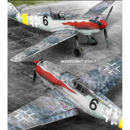 academy 12225 Messerschmitt Bf 109T-2 Kit en plástico para montar y pintar. Incluye en resina la extensión de las alas para la versión Bf 109T-2 Hoja de calcas impresa por Cartograf.