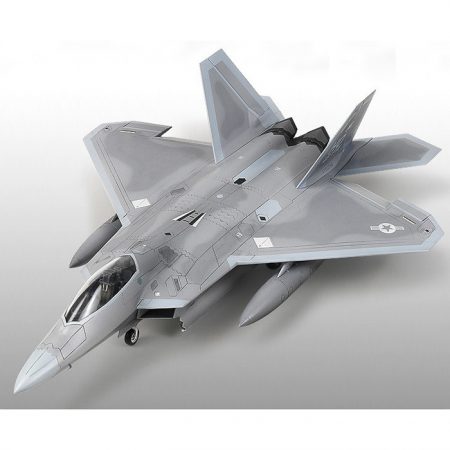 academy 12423 F-22A Air Dominance Fighter Kit en plástico para montar y pintar. Se puede montar con la bodega de armamento abierta o cerrada. Hoja de calcas por Cartograf con 4 decoraciones.