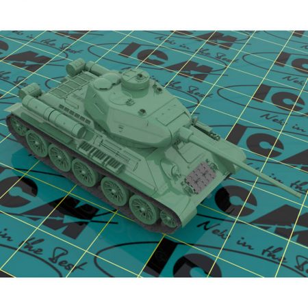 icm 35369 T-34/85 Tank with Soviet Tank Riders Kit en plástico para montar y pintar. Incluye 4 figuras de infantería soviética montada en el tanque. Hoja de calcas con 4 decoraciones.