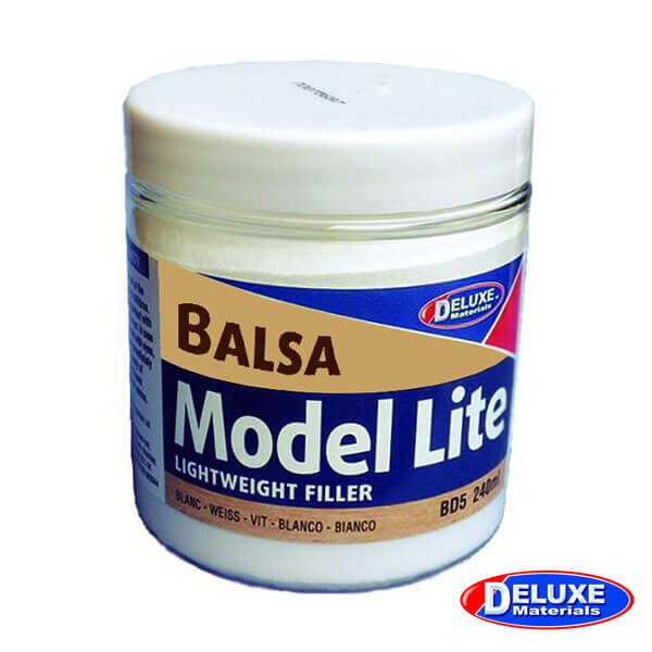 Deluxe DD6 Model Lite Balsa 240ml Masilla de relleno de color balsa y secado rápido. Ideal para alisar y rellenar imperfecciones en la madera. Aplicar con espátula, una vez seca se puede lijar.