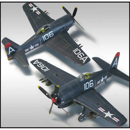 academy 12313 Grumman F8F-1/2 Bearcat USS Tarawa 1/48 Kit en plástico para montar y pintar.