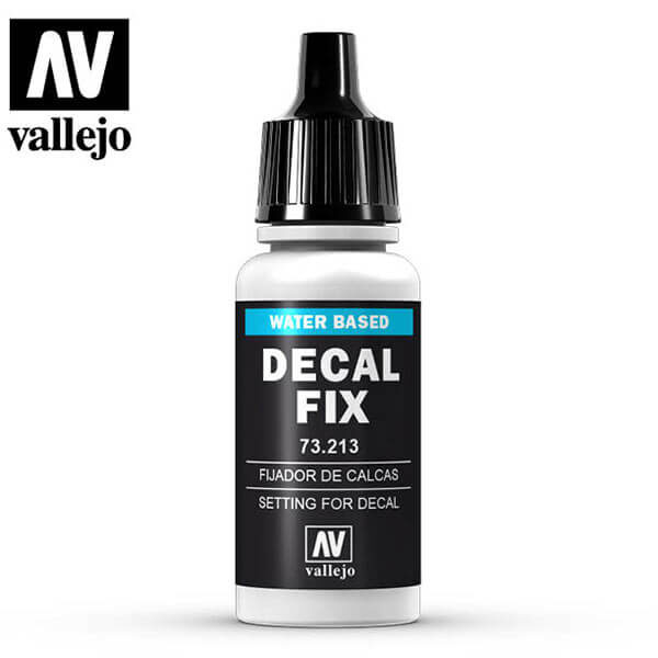 AV 73213 Decal Fix - Fijador de Calcas 17 ml Decal Fix limpia y prepara la superficie del modelo antes de colocar sobre el mismo las calcas, mejorando la adherencia de las mismas, previniendo la formación de burbujas.