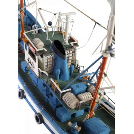Virgen del Mar Atunero del Cantábrico 1/50 Kit de modelismo naval de montaje tradicional del clásico atunero que podemos encontrar con pequeñas diferencias en los puertos del cantábrico.