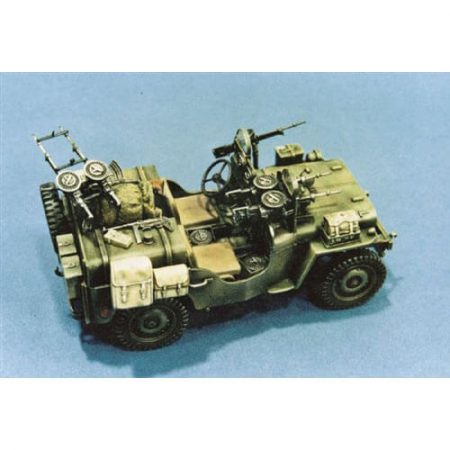 italeri 0320 Comando Car 1/35 Kit en plástico para montar y pintar. Incluye 1 figura. Longitud 95 mm