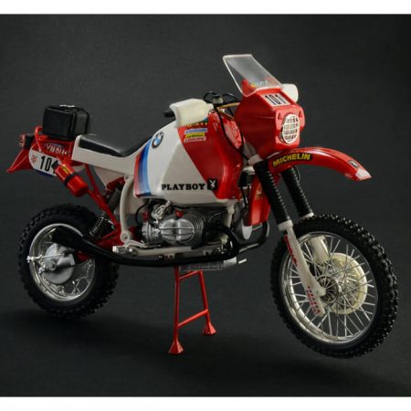 italeri 4641 B.M.W. R80 G/S 1000 Paris Dakar 1985 1/9 Kit en plástico para montar y pintar. Decoración: Gaston Rahier ganador del Rally Paris Dakar de 1985. Longitud 258 mm