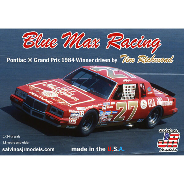 salvinos jr model BMGP1984NW NASCAR 1984 Kit en plástico para montar y pintar. Incluye interior con jaula antivuelco, suspensión  y motor V8 detallados.