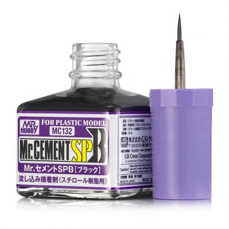 MC132 Mr Cement SPB Black Fast 40ml Adhesivo de Poliestireno Pegamento extra líquido para las maquetas de plástico. Nueva fórmula de color negro traslúcido y secado rápido.