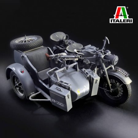 italeri 7406 ZUNDAPP KS 750 with Sidecar 1/9 Kit en plástico para montar y pintar. Hoja de calcas con 4 opciones de decoración. Longitud 265 mm